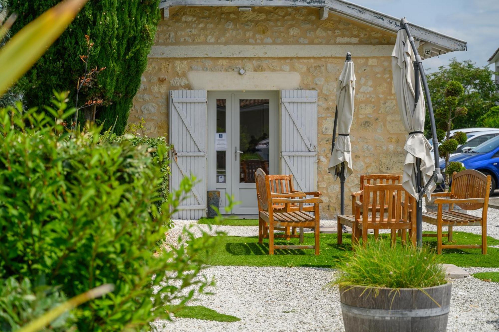 Pey La Tour - Logis Hotels & Restaurant Salleboeuf Exteriör bild