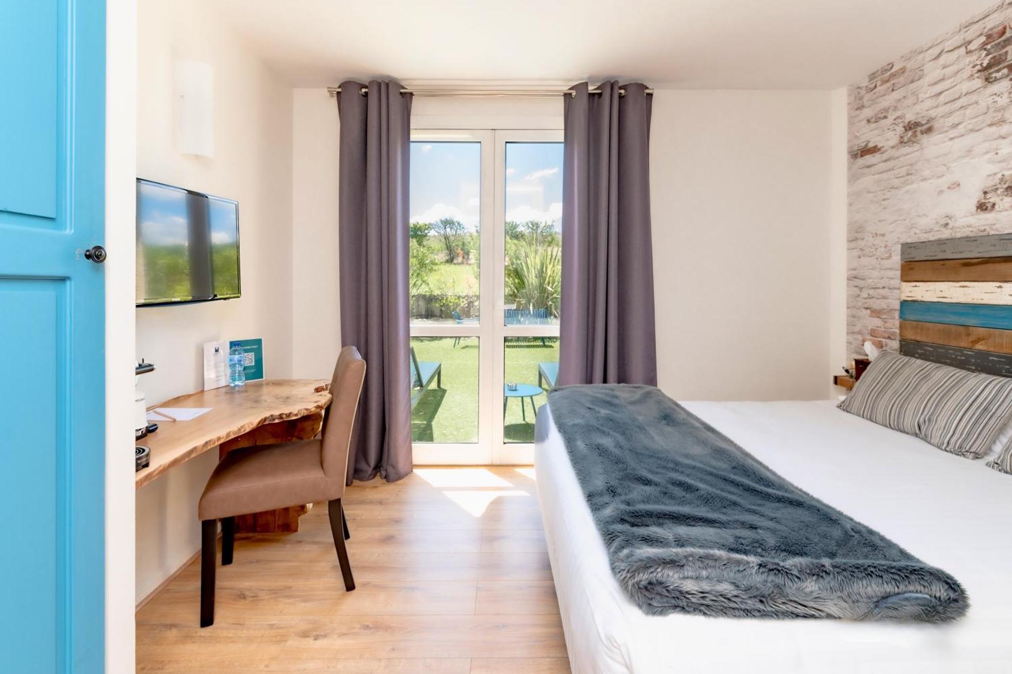 Pey La Tour - Logis Hotels & Restaurant Salleboeuf Exteriör bild